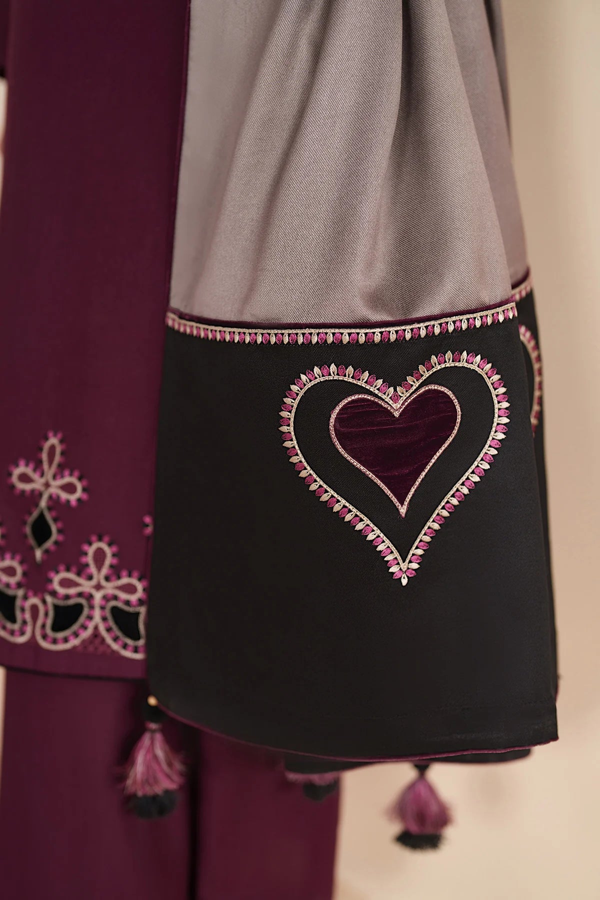 JZ-UW-D0218-0 | EMBROIDERED KHADDAR | Jazmin