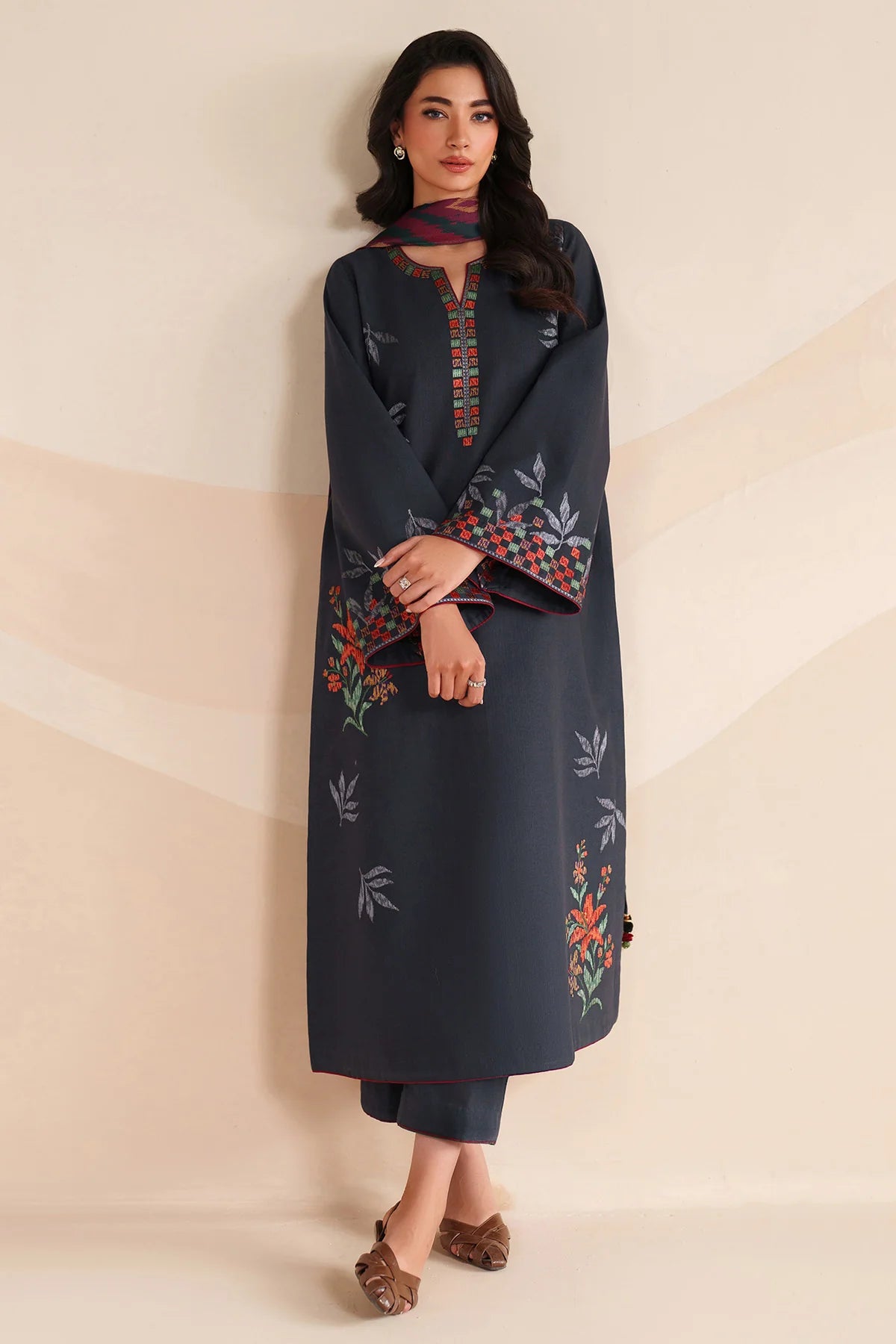 JZ-UW-D0226-0 | EMBROIDERED KHADDAR | Jazmin