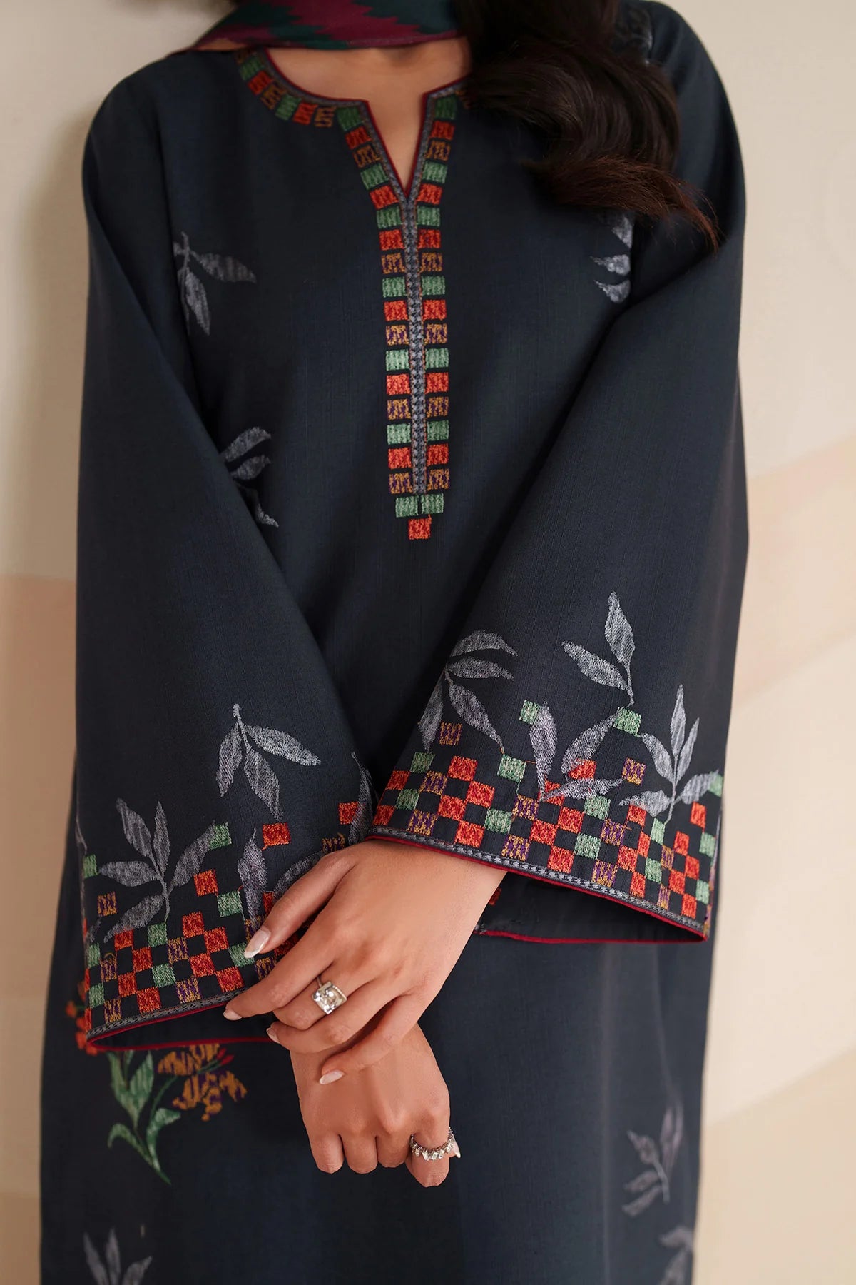 JZ-UW-D0226-0 | EMBROIDERED KHADDAR | Jazmin