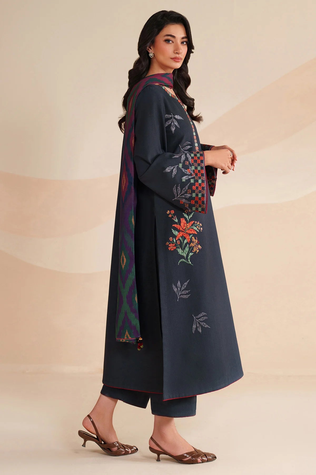 JZ-UW-D0226-0 | EMBROIDERED KHADDAR | Jazmin