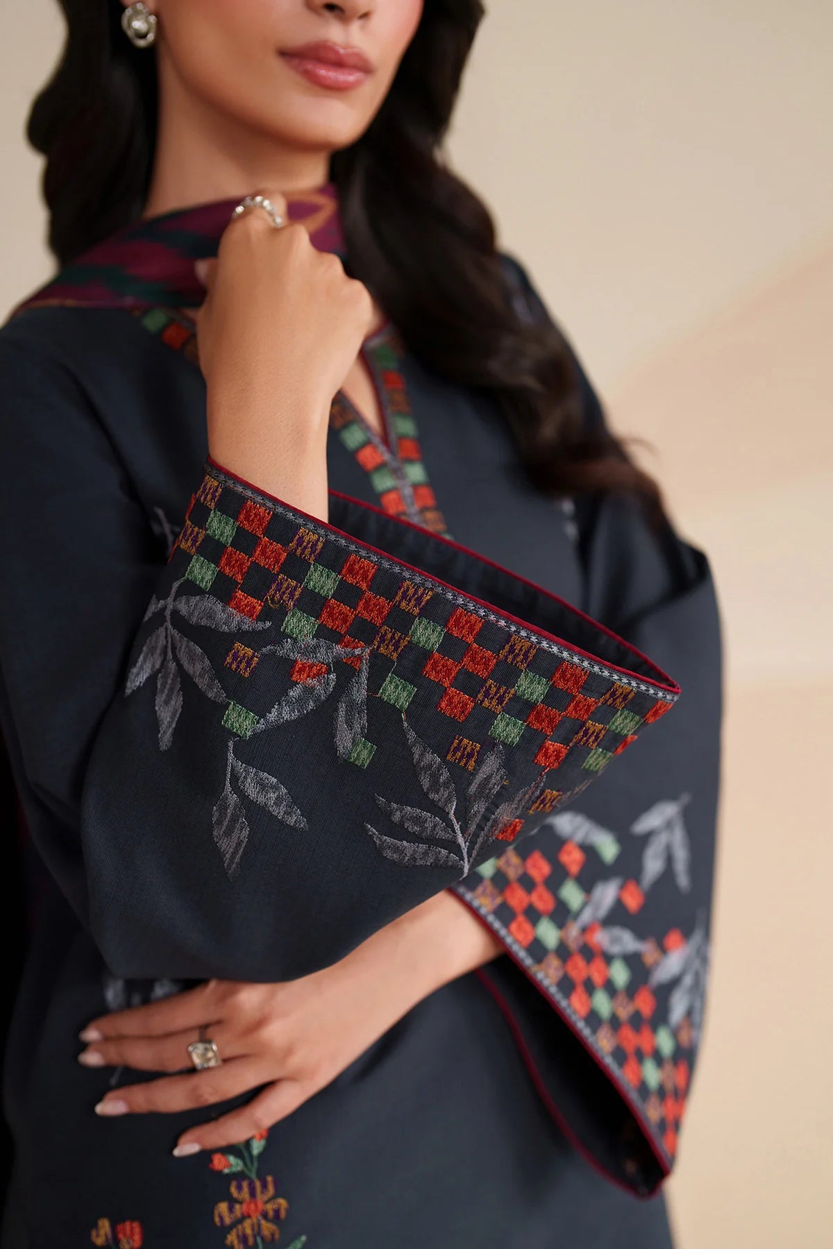 JZ-UW-D0226-0 | EMBROIDERED KHADDAR | Jazmin