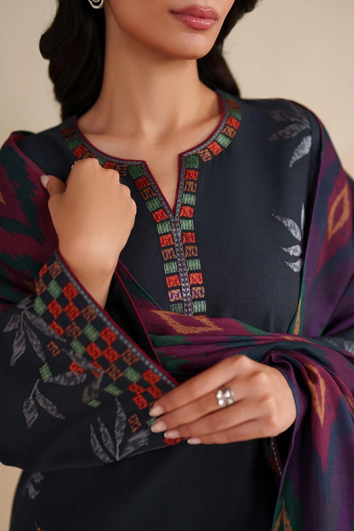 JZ-UW-D0226-0 | EMBROIDERED KHADDAR | Jazmin