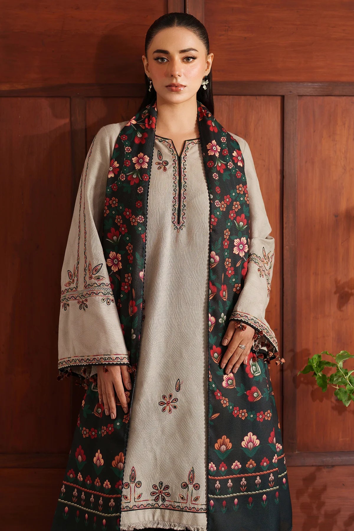JZ-UW-D0144-0 | EMBROIDERED KHADDAR | Jazmin