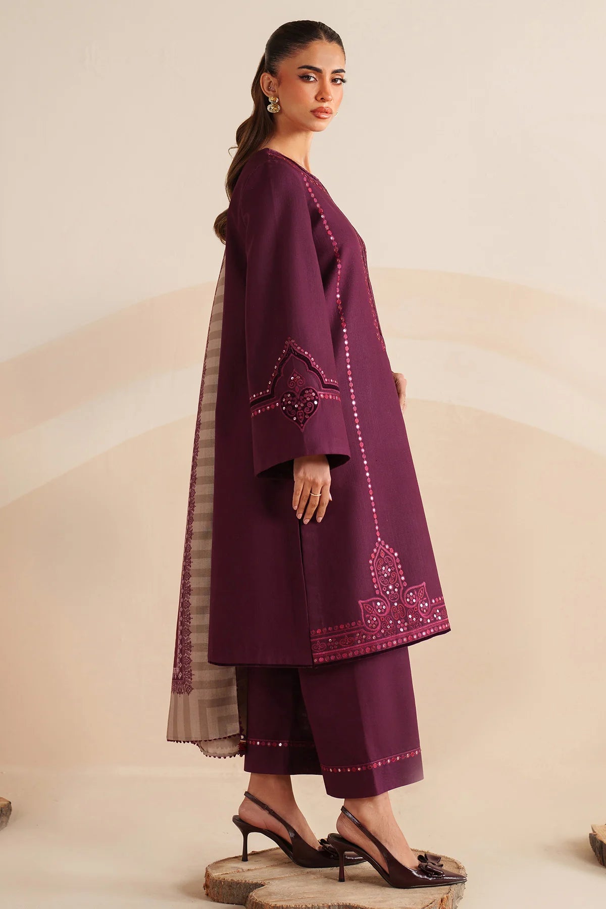 JZ-UW-D0220-0 | EMBROIDERED KHADDAR | Jazmin
