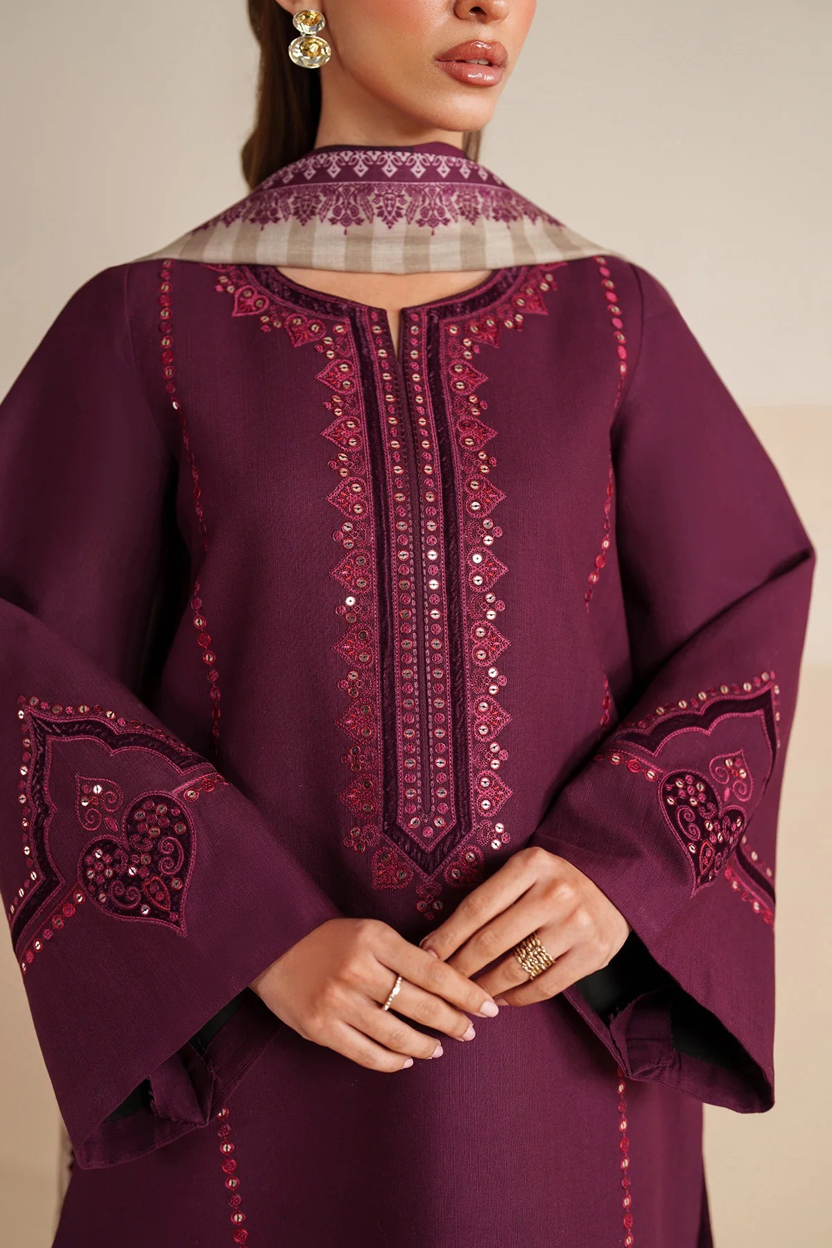 JZ-UW-D0220-0 | EMBROIDERED KHADDAR | Jazmin