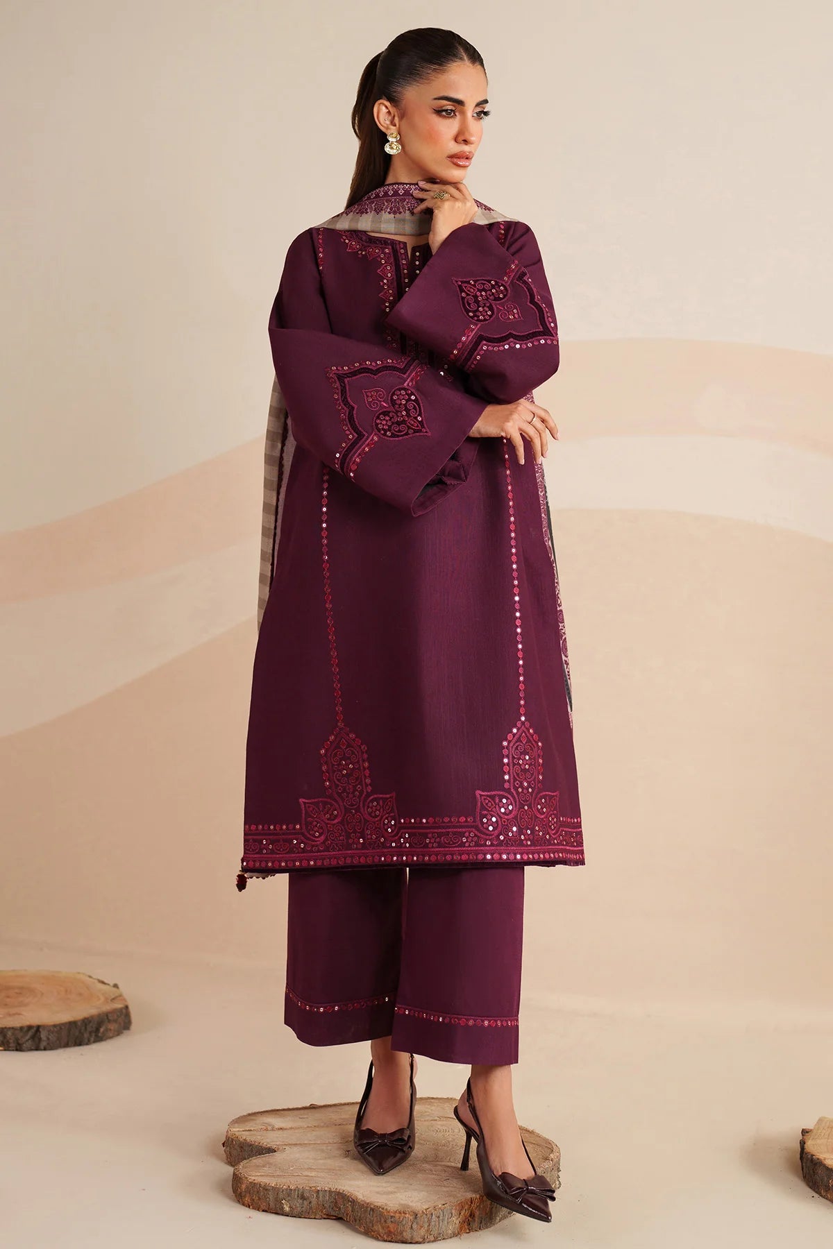 JZ-UW-D0220-0 | EMBROIDERED KHADDAR | Jazmin