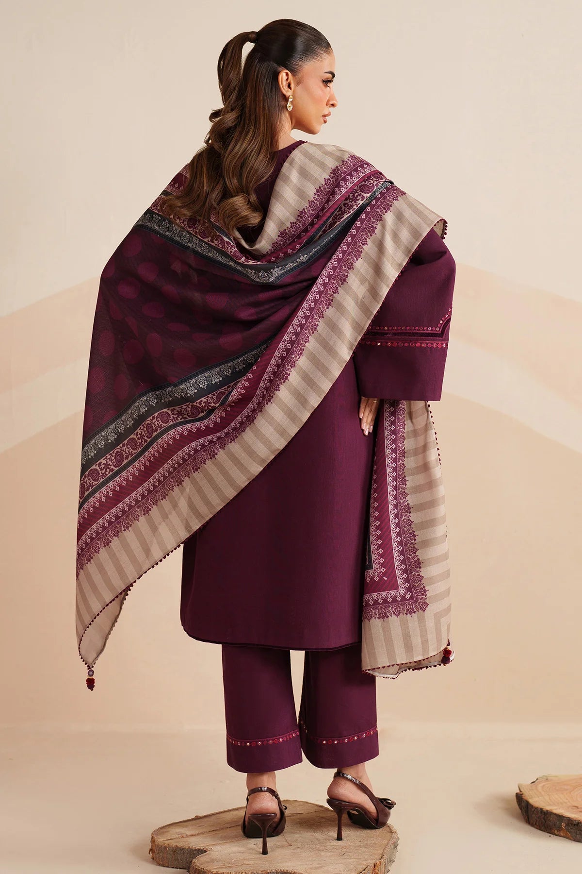 JZ-UW-D0220-0 | EMBROIDERED KHADDAR | Jazmin