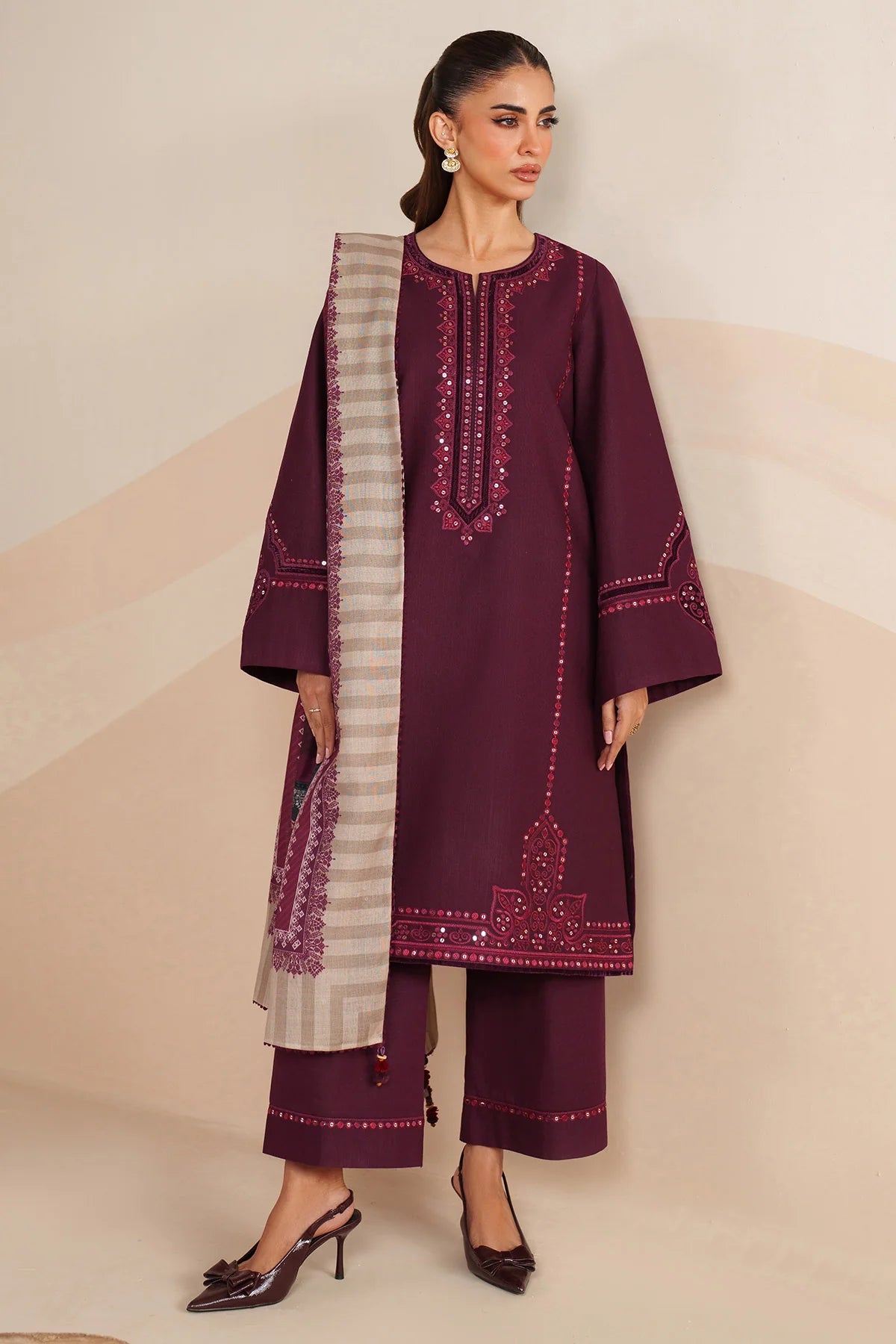 JZ-UW-D0220-0 | EMBROIDERED KHADDAR | Jazmin