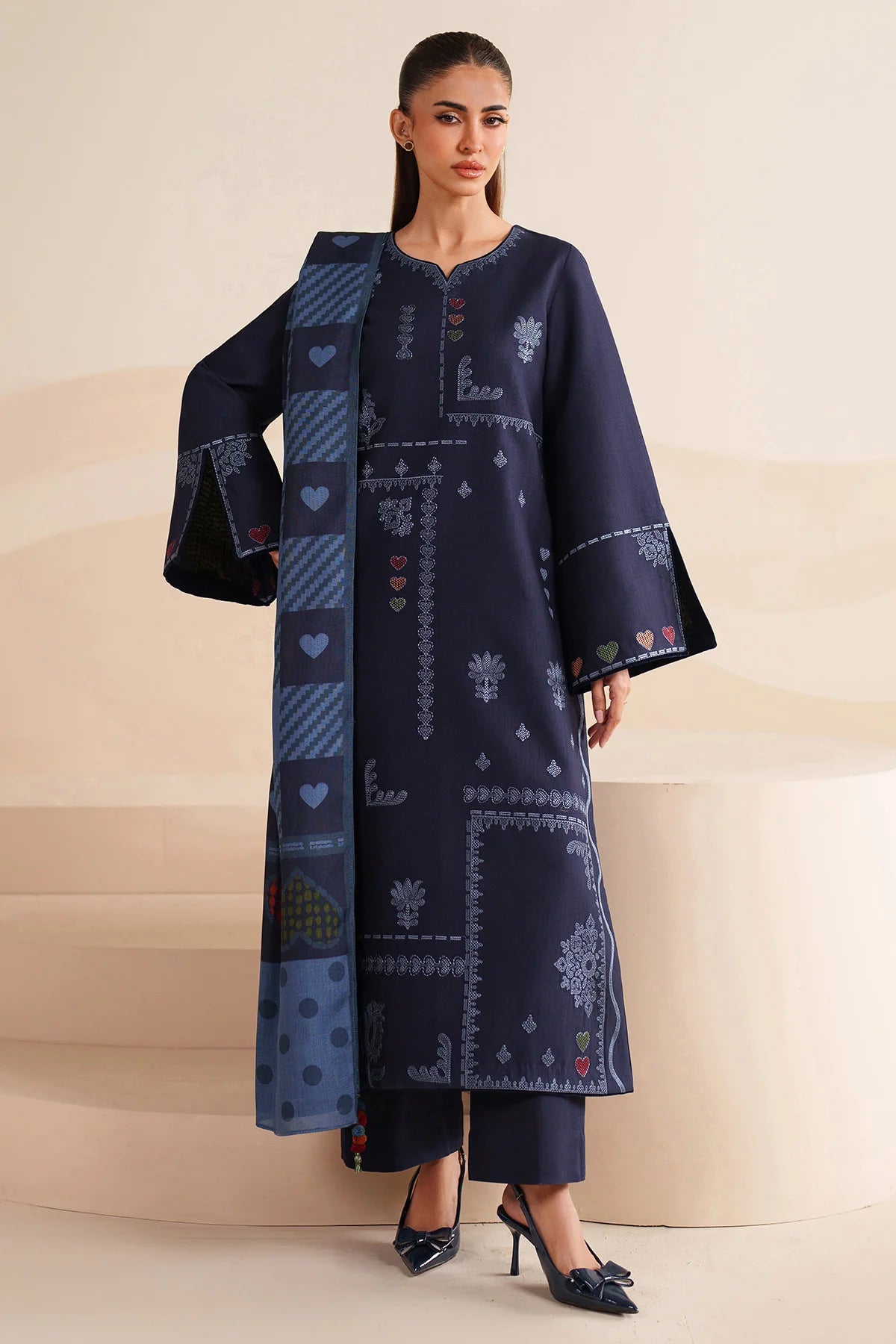 JZ-UW-D0229-0 | EMBROIDERED KHADDAR | Jazmin