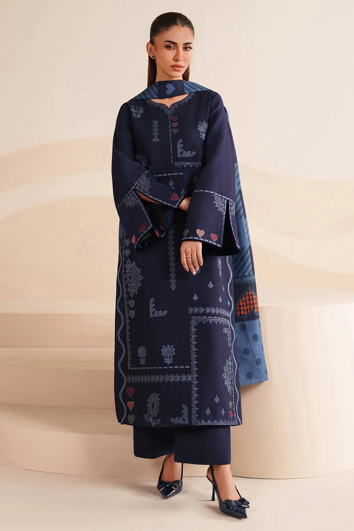 JZ-UW-D0229-0 | EMBROIDERED KHADDAR | Jazmin