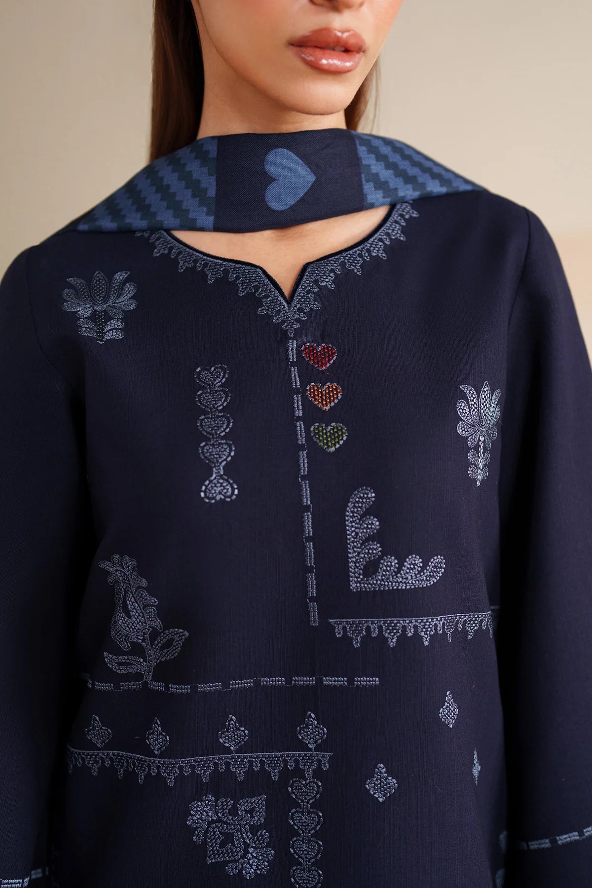 JZ-UW-D0229-0 | EMBROIDERED KHADDAR | Jazmin