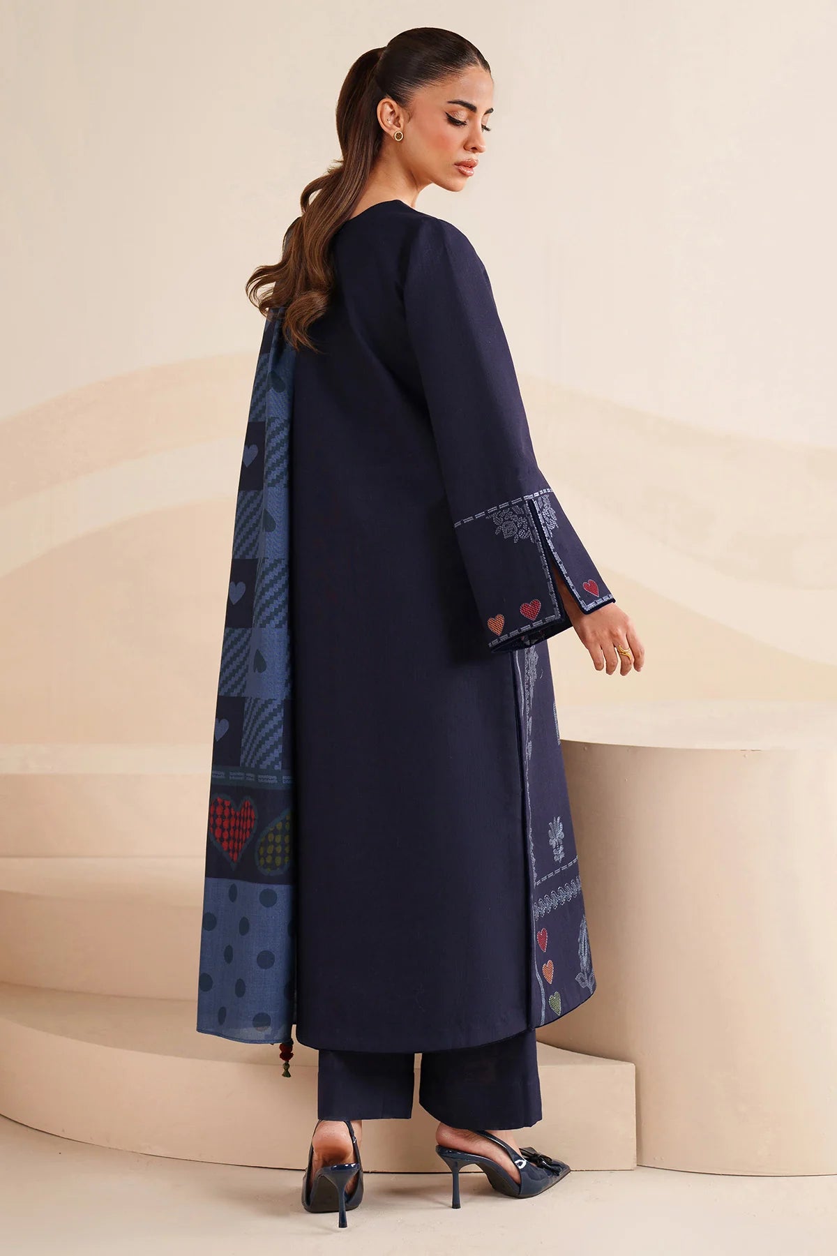 JZ-UW-D0229-0 | EMBROIDERED KHADDAR | Jazmin