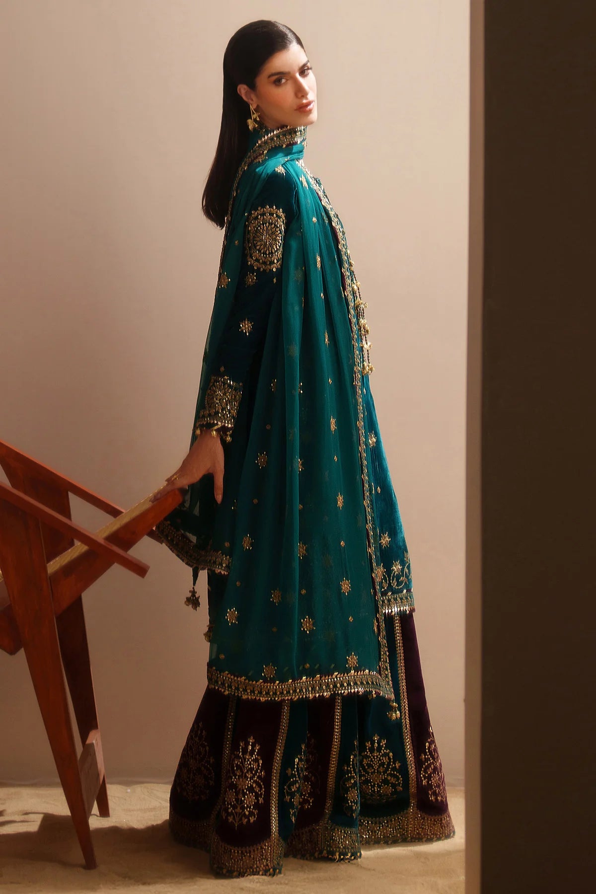 JZ-VVF-D8-0 | EMBROIDERED VELVET FORMAL | Jazmin