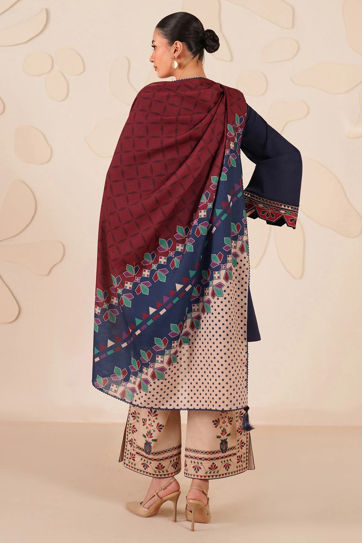 JZ-UW-D0219-0 | EMBROIDERED KHADDAR | Jazmin