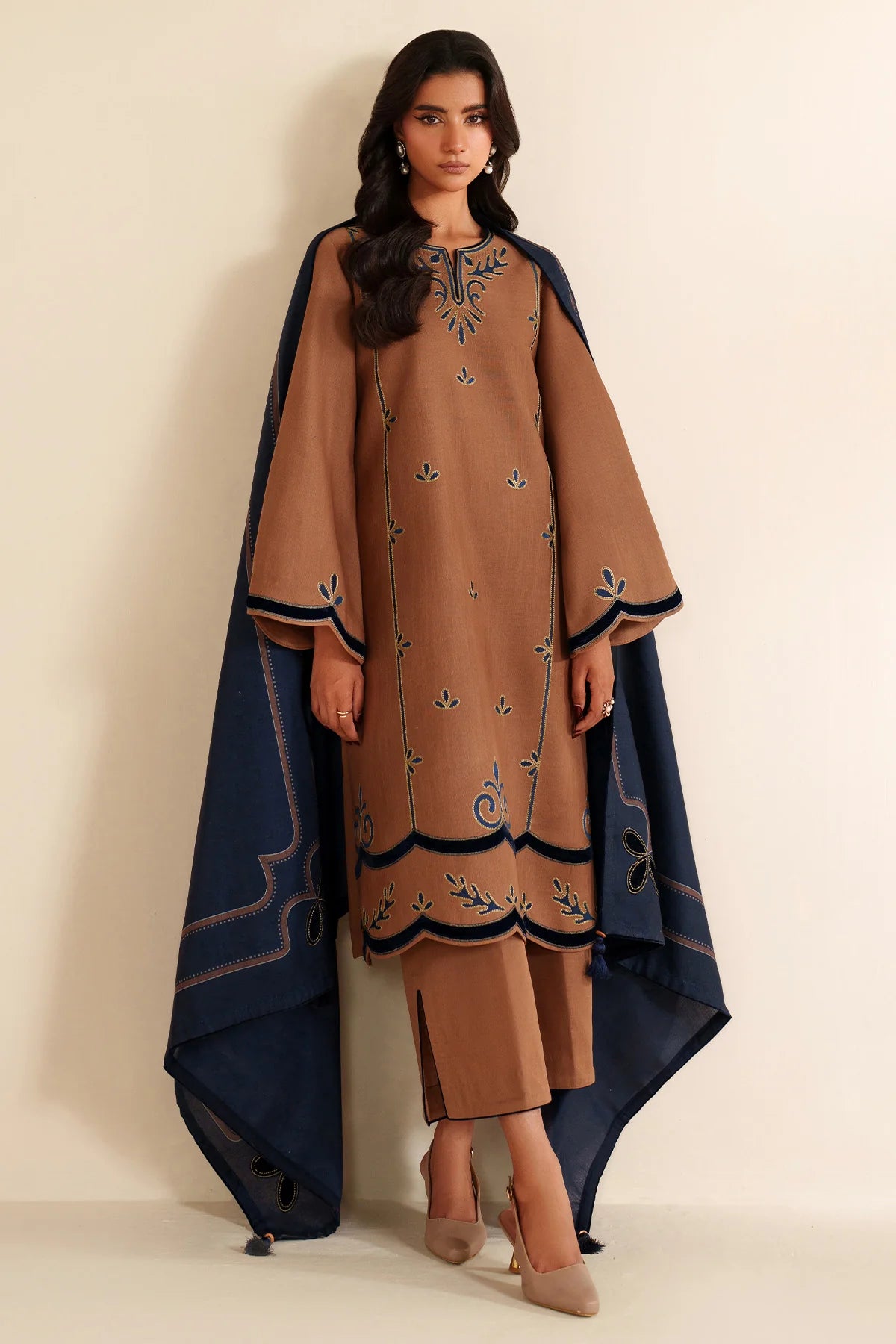 JZ-UW-D0214-0 | EMBROIDERED KHADDAR | Jazmin