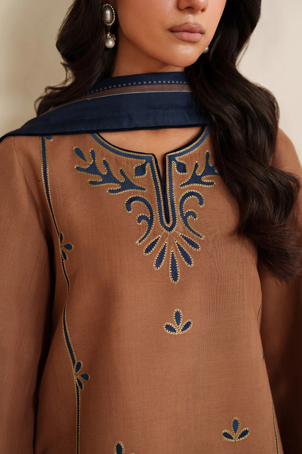 JZ-UW-D0214-0 | EMBROIDERED KHADDAR | Jazmin