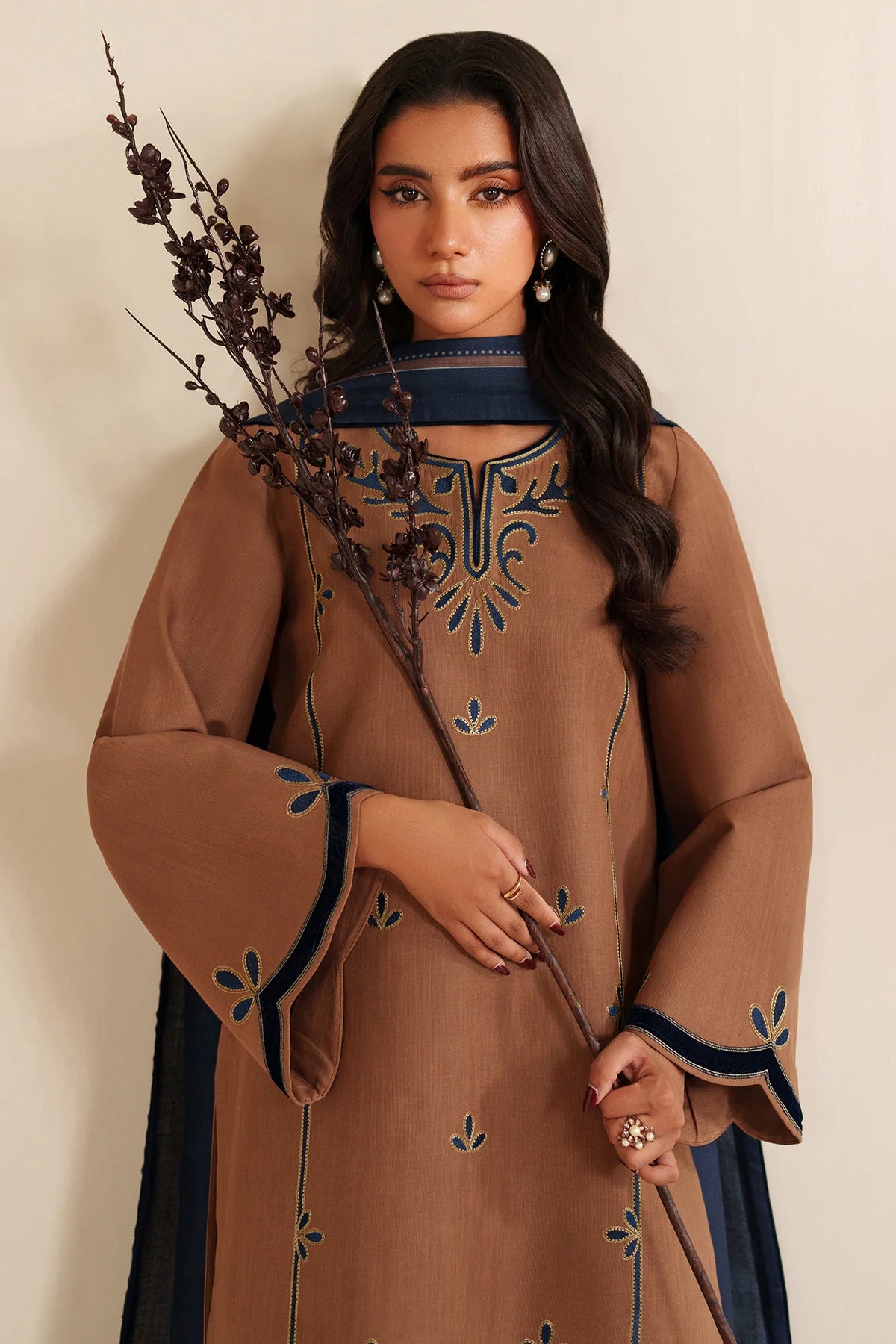 JZ-UW-D0214-0 | EMBROIDERED KHADDAR | Jazmin