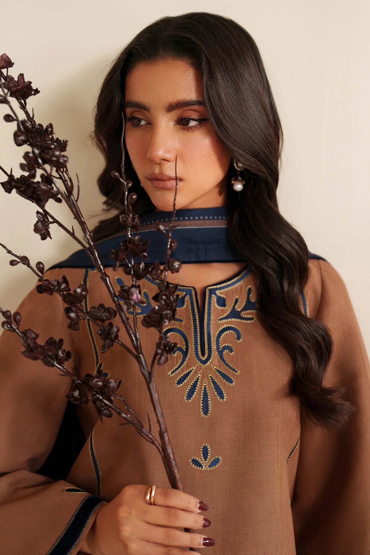 JZ-UW-D0214-0 | EMBROIDERED KHADDAR | Jazmin