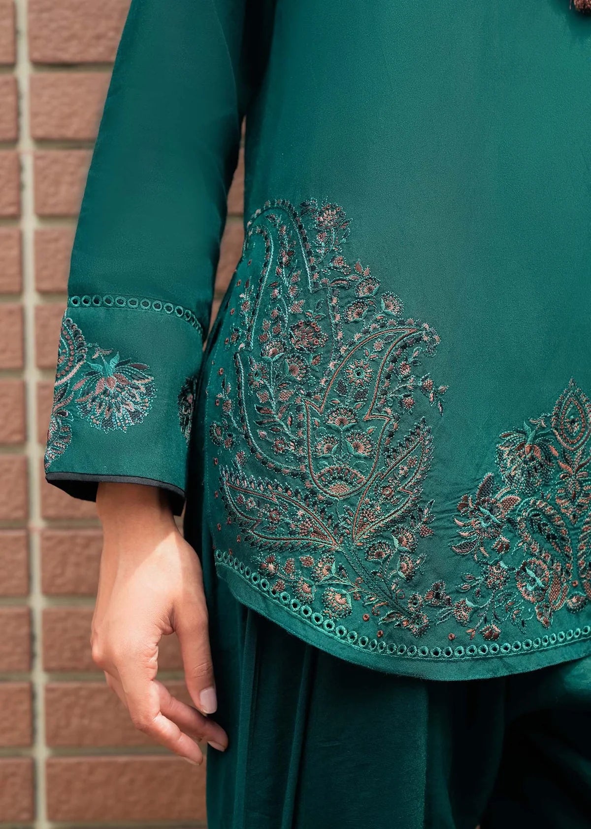 B02-03 | WINTER CLASSICS' 25 | LAJ BY LAJWANTI