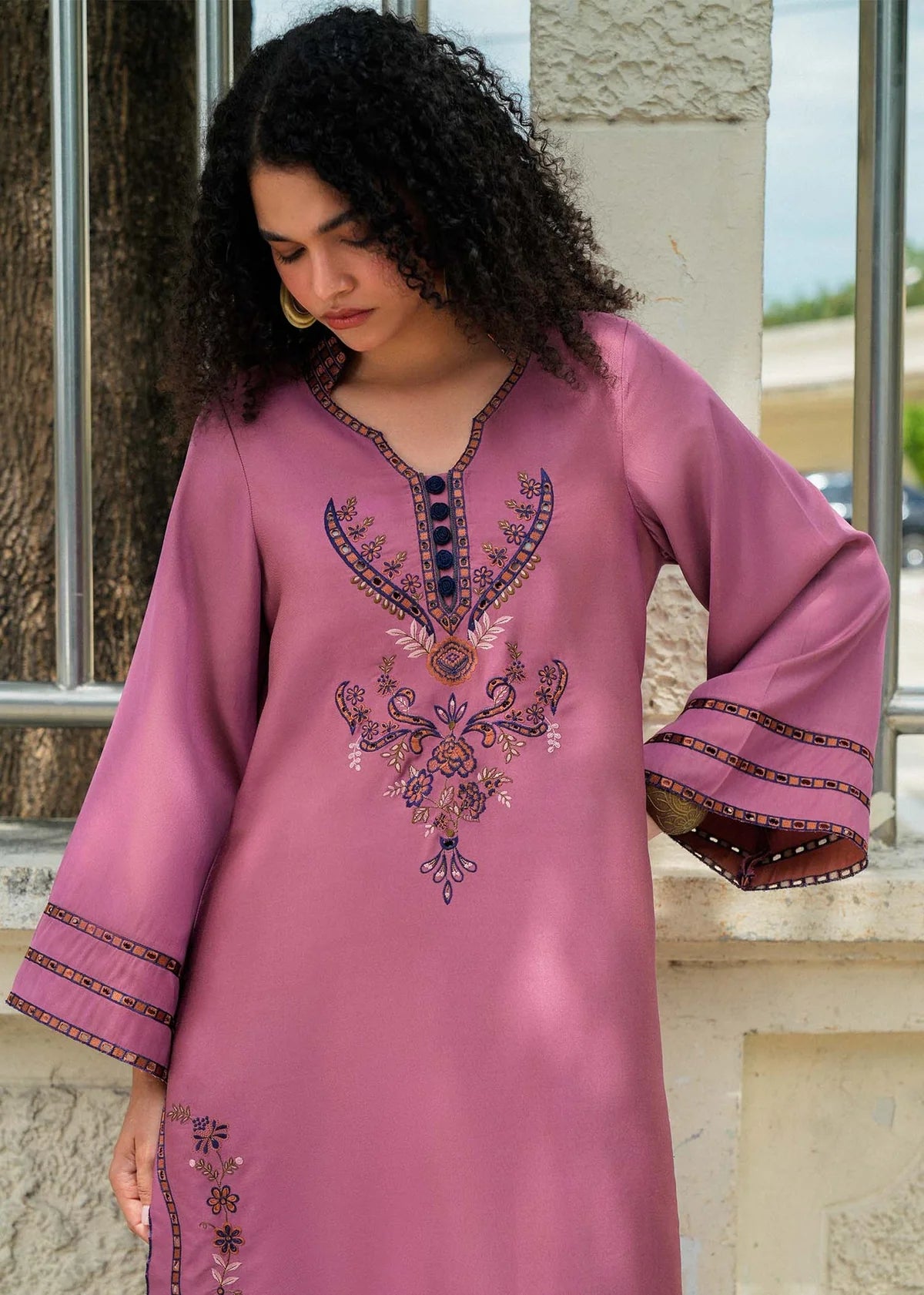 B02-01 | WINTER CLASSICS' 25 | LAJ BY LAJWANTI