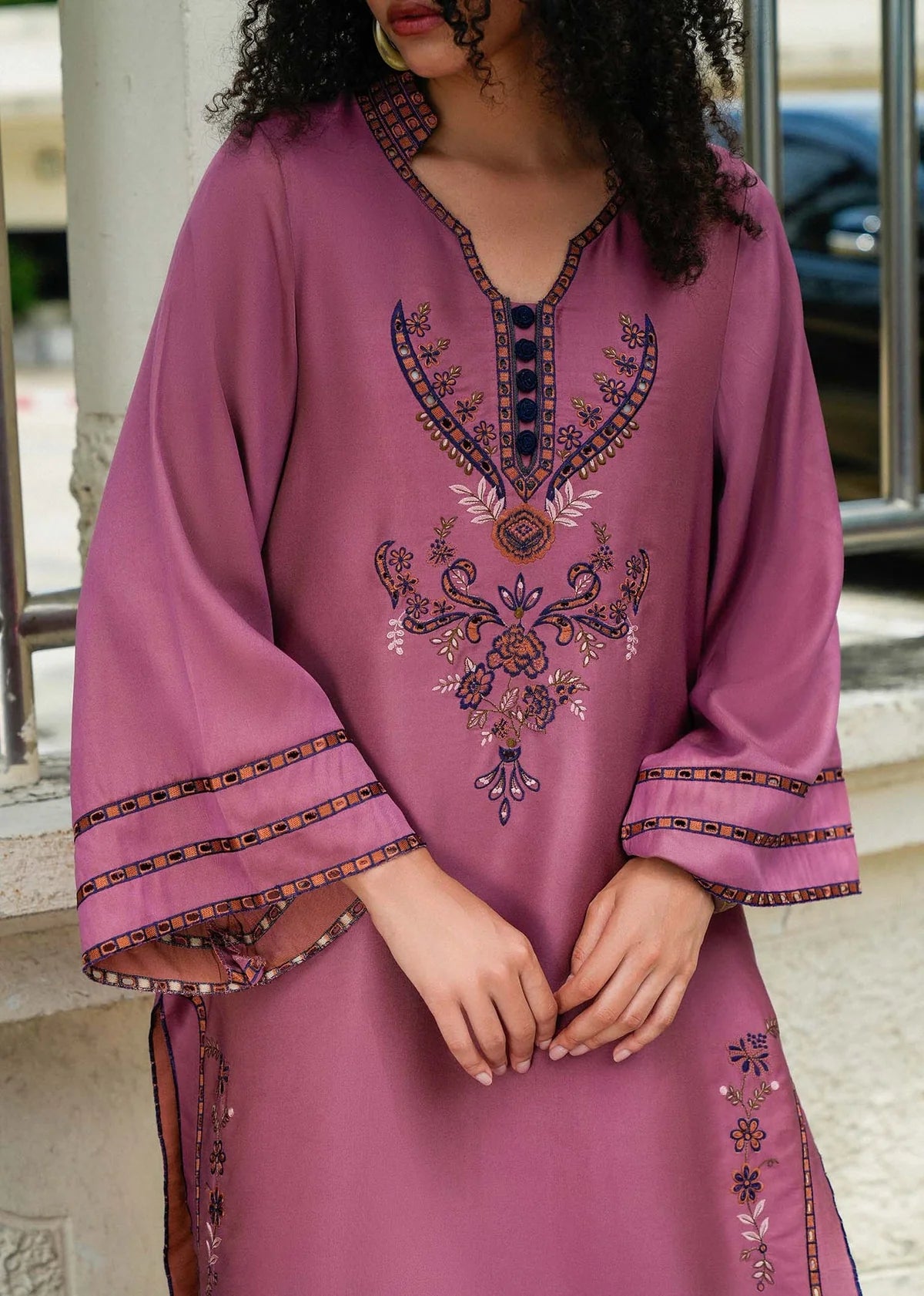 B02-01 | WINTER CLASSICS' 25 | LAJ BY LAJWANTI