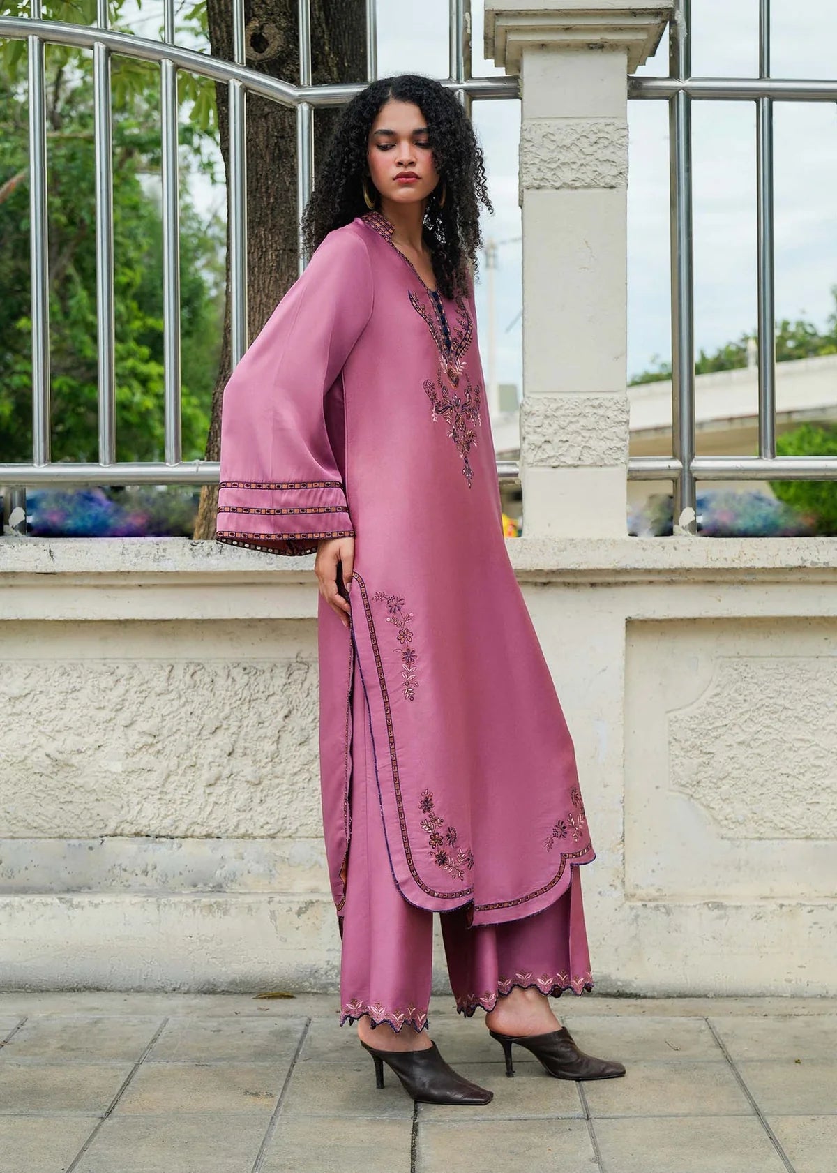 B02-01 | WINTER CLASSICS' 25 | LAJ BY LAJWANTI