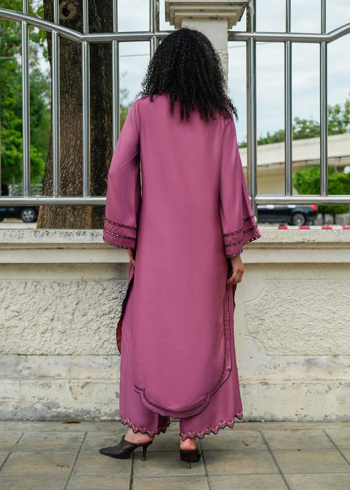 B02-01 | WINTER CLASSICS' 25 | LAJ BY LAJWANTI