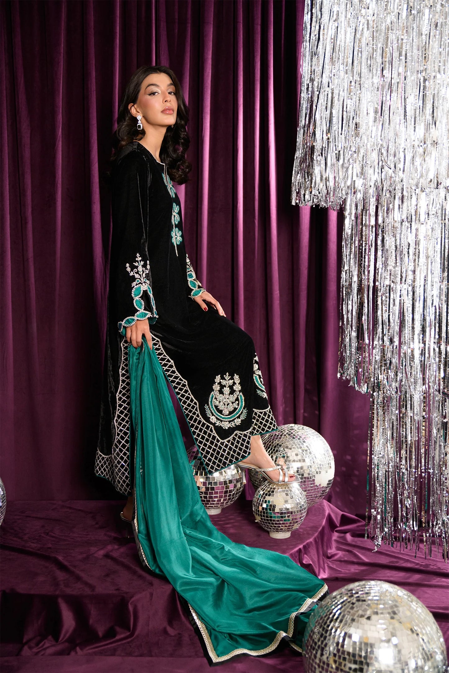 Black Pearl | Mara Velvet Luxe '25 | Flairs Studio