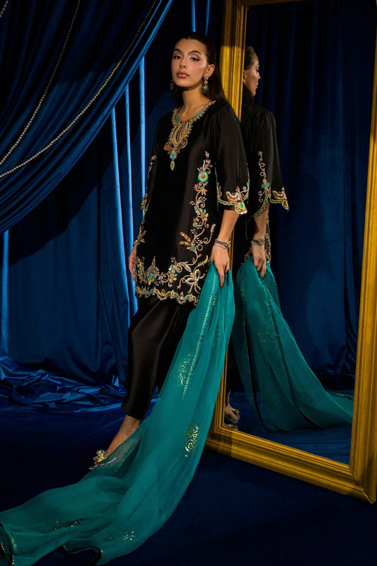 Bella Black |  Ayra Festive Formals '26 | Flairs Studio