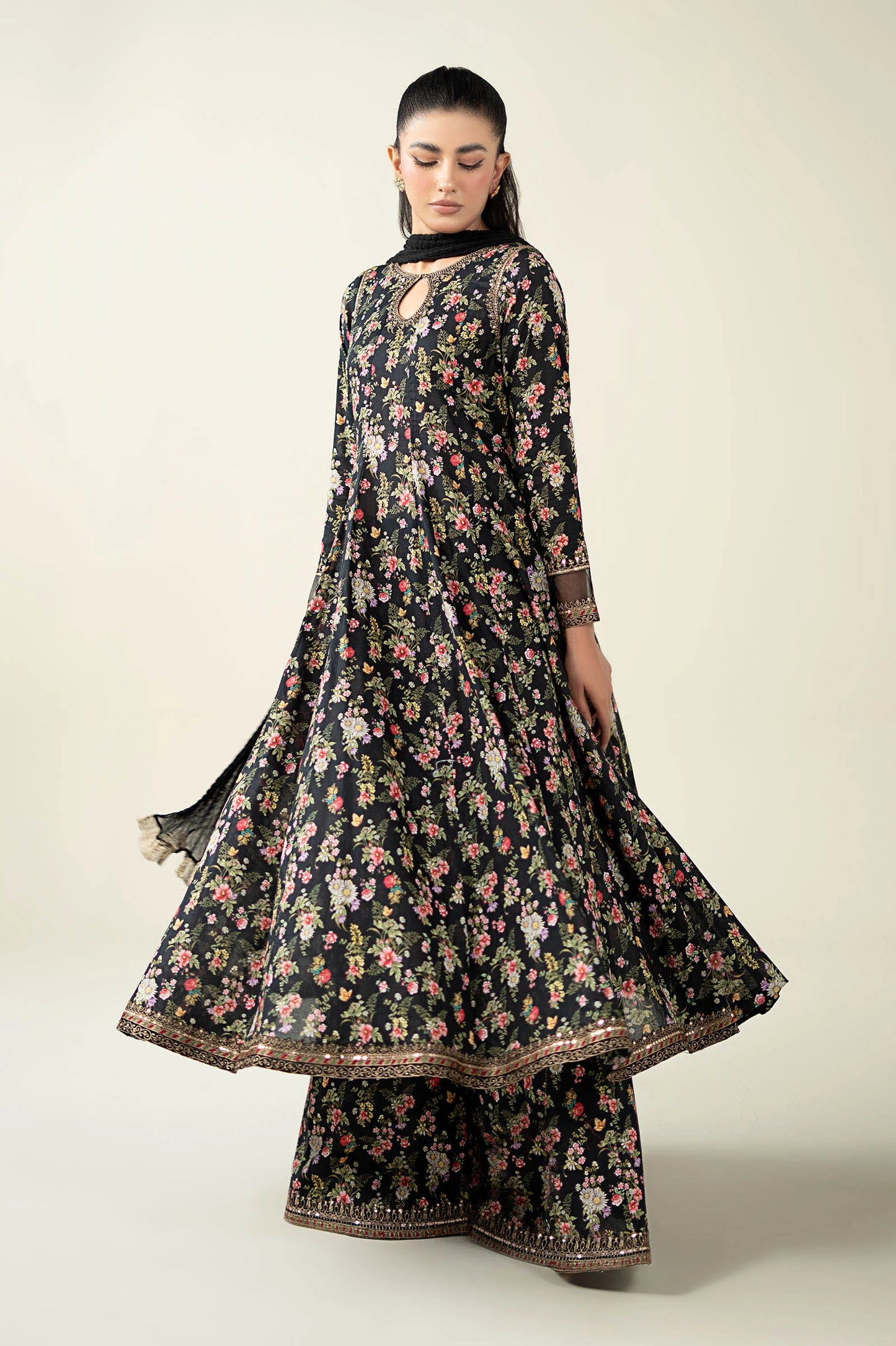 DW-EA24-81R1-Black | Luxury Pret | MARIA.B