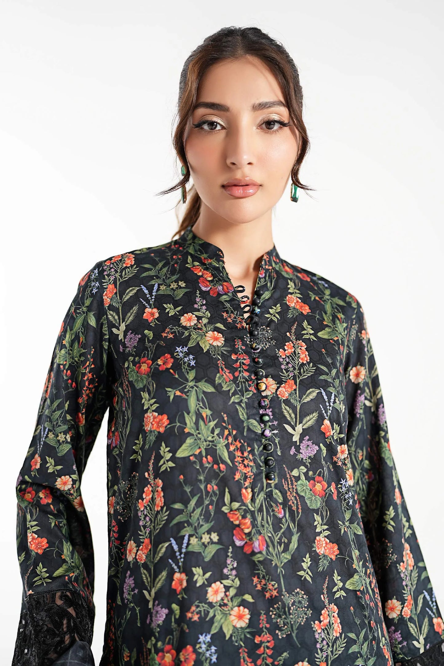 DW-EF23-71R1-Black | Luxury Pret | MARIA.B