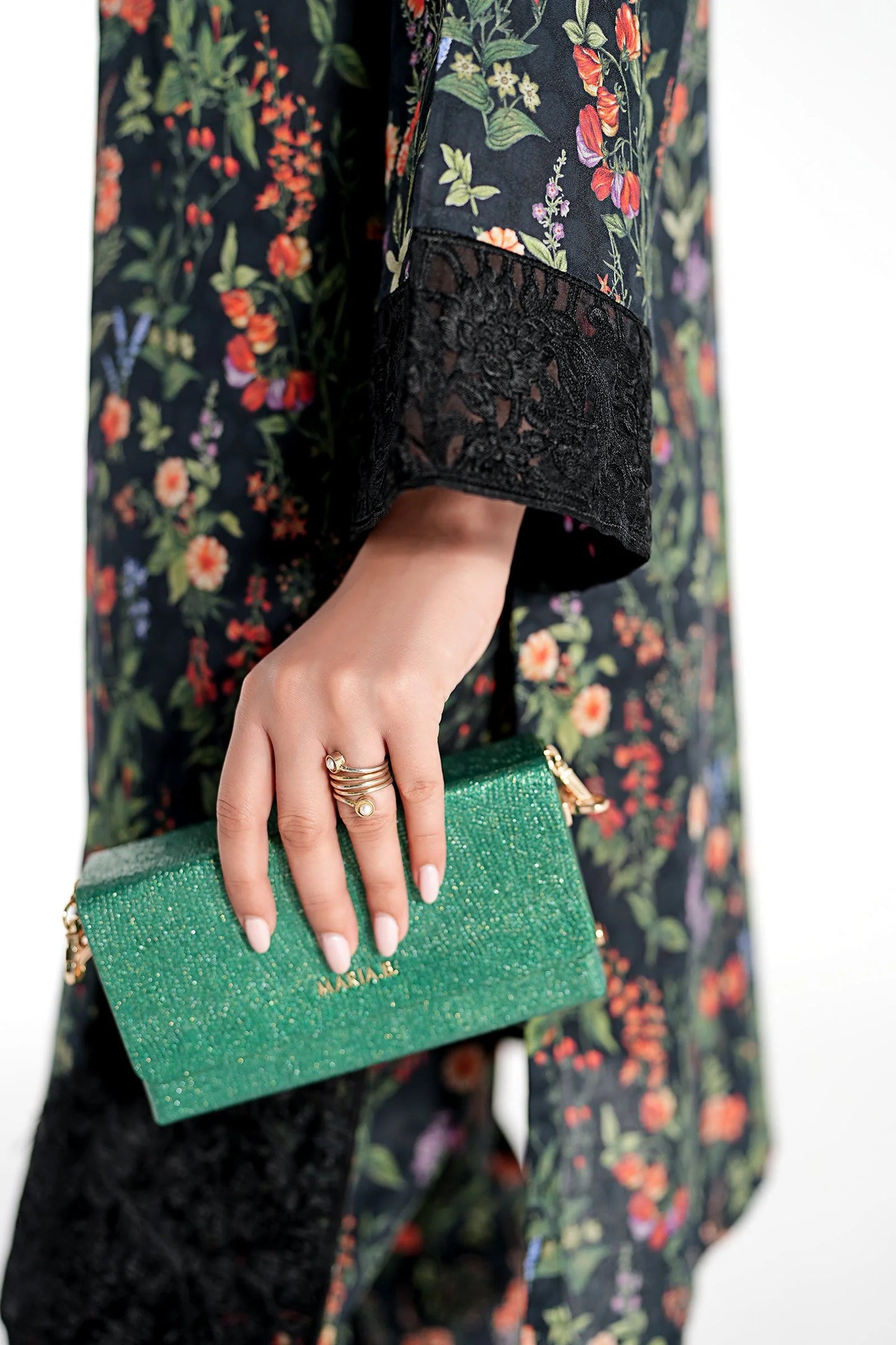 DW-EF23-71R1-Black | Luxury Pret | MARIA.B