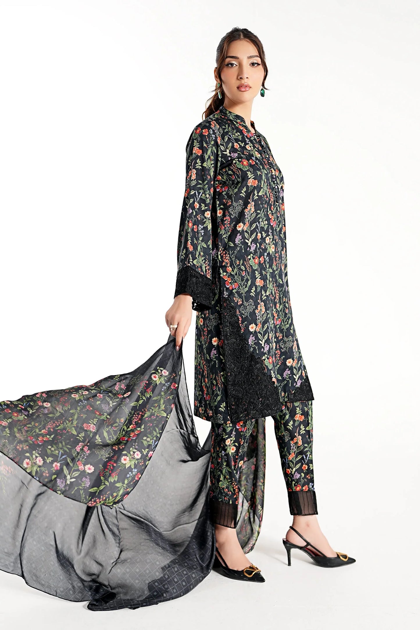 DW-EF23-71R1-Black | Luxury Pret | MARIA.B