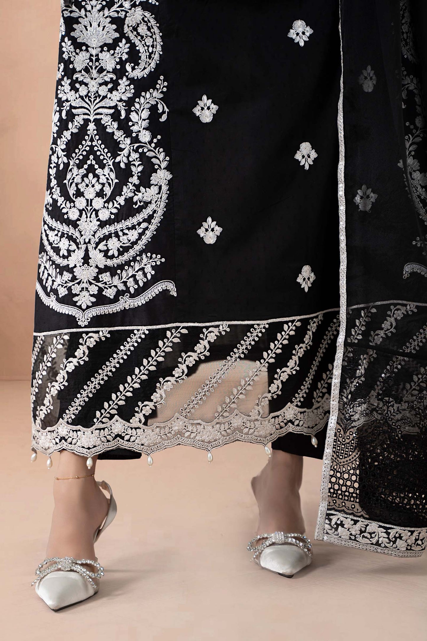 DW-MN24-04R1-Black | Luxury Pret | MARIA.B