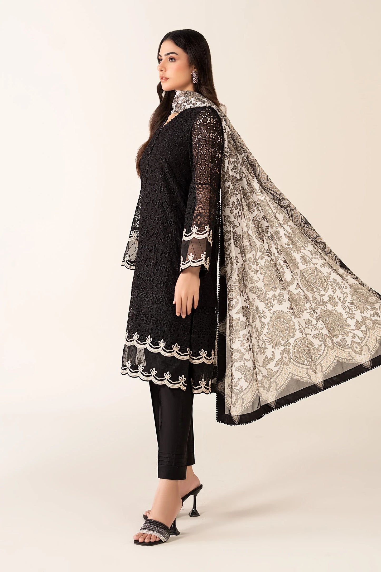 DW-MN24-10R1-Black | Luxury Pret | MARIA.B