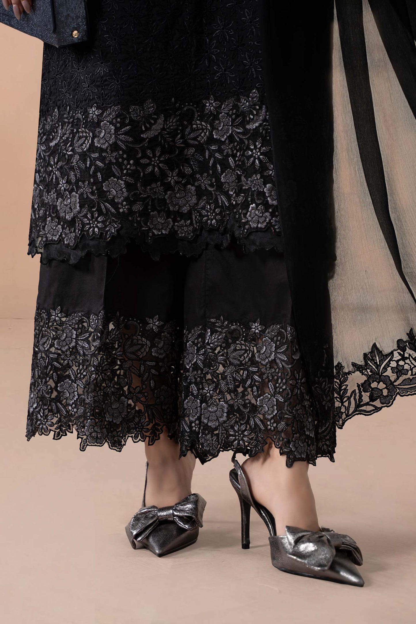 DW-MN25-11-Black | Luxury Pret | MARIA.B