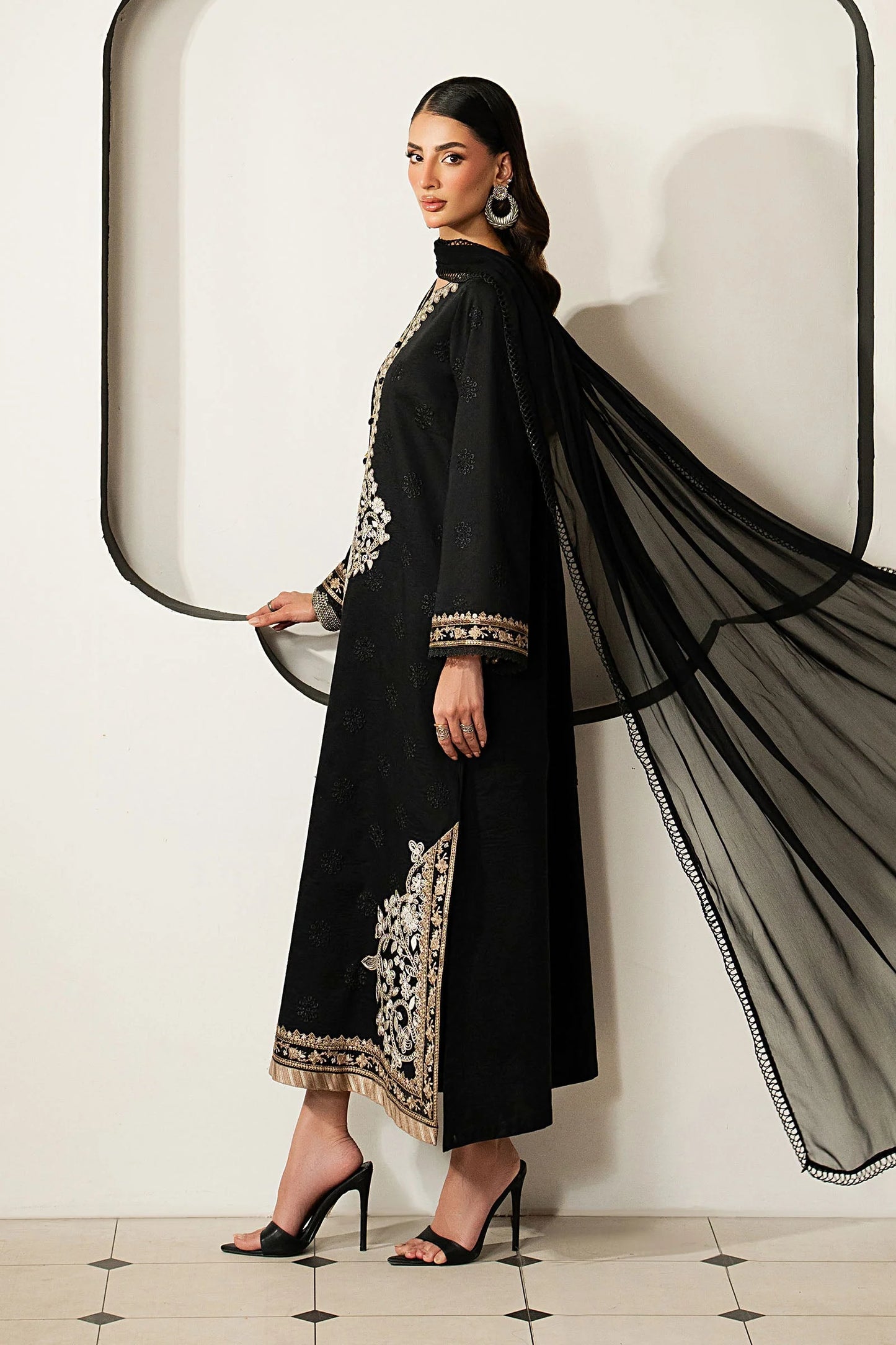 DW-MN26-04 | 3 Piece Embroidered Lawn Suit | MARIA.B