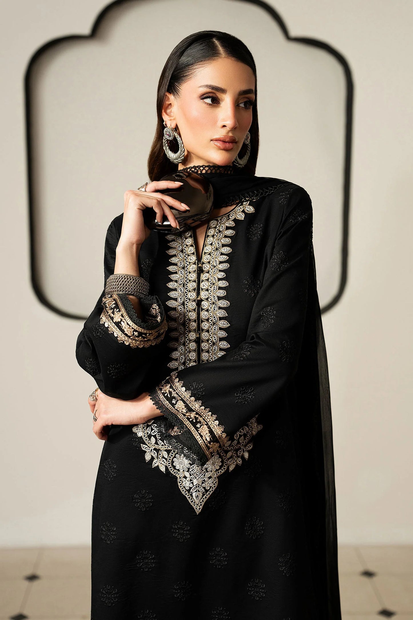 DW-MN26-04 | 3 Piece Embroidered Lawn Suit | MARIA.B