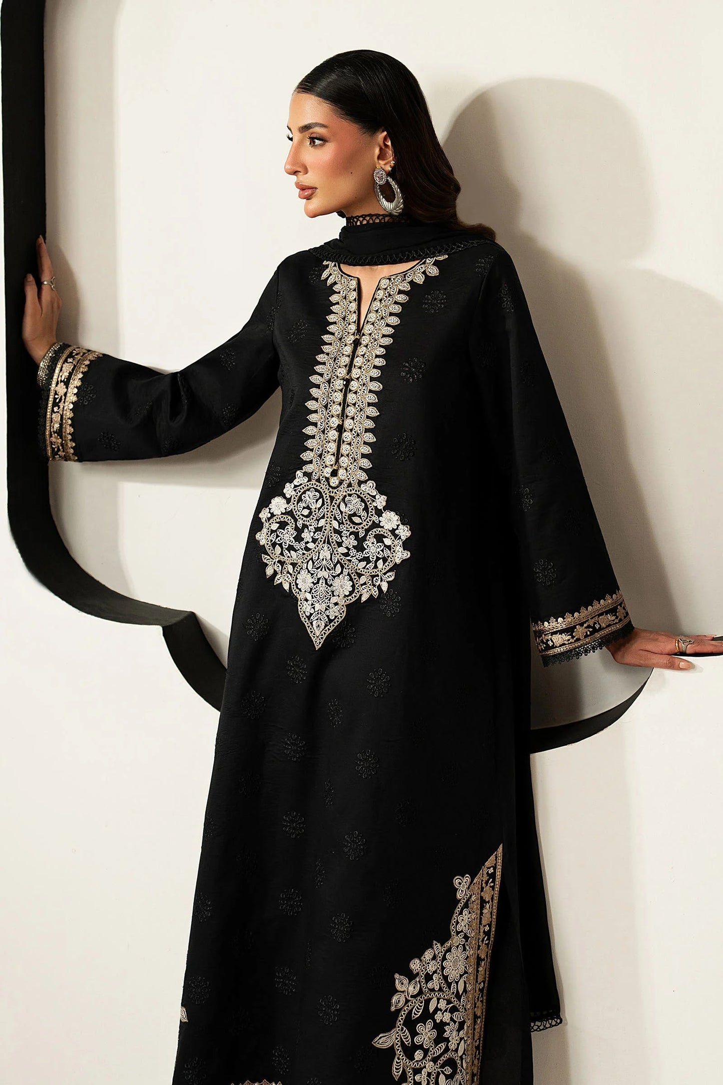 DW-MN26-04 | 3 Piece Embroidered Lawn Suit | MARIA.B