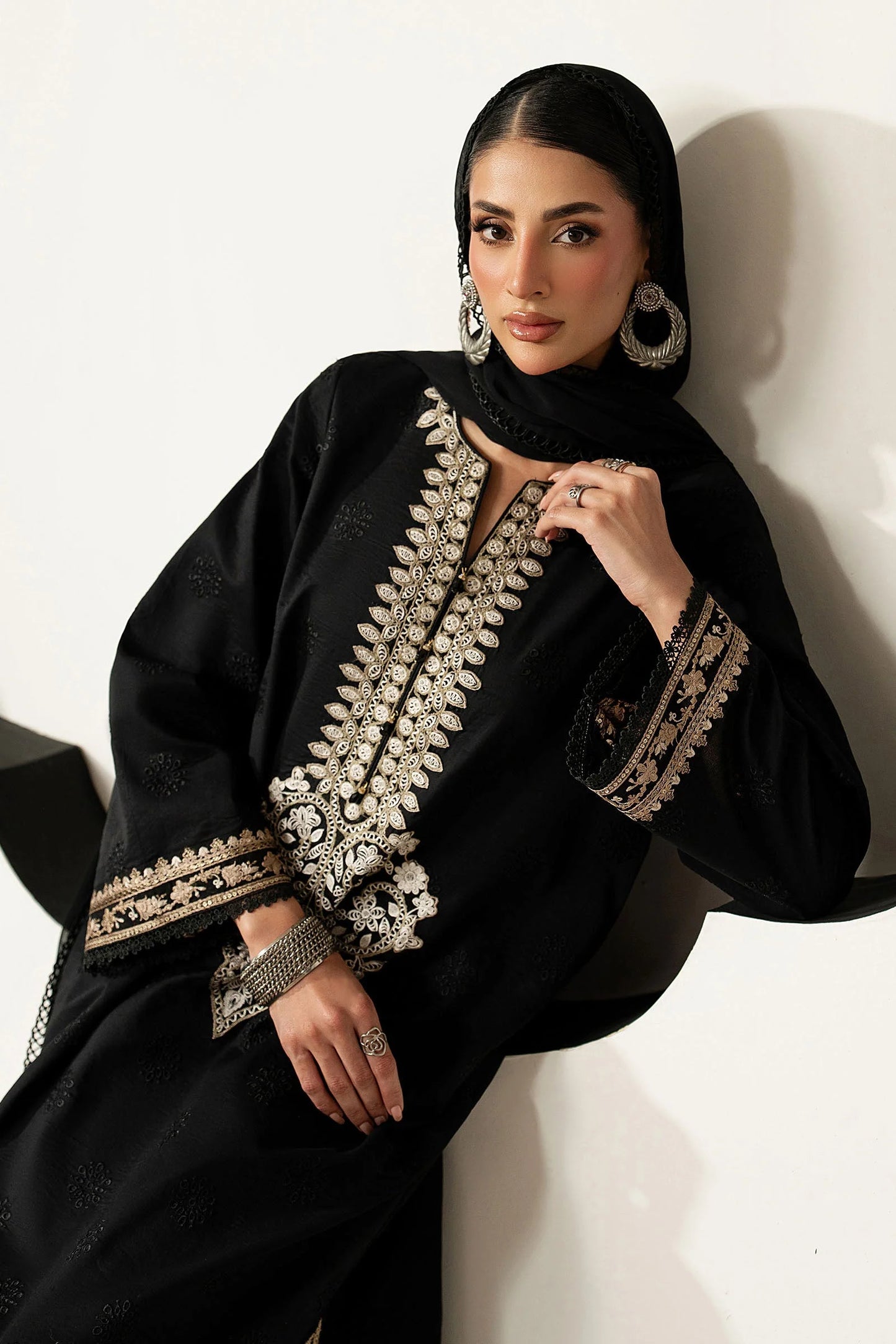 DW-MN26-04 | 3 Piece Embroidered Lawn Suit | MARIA.B