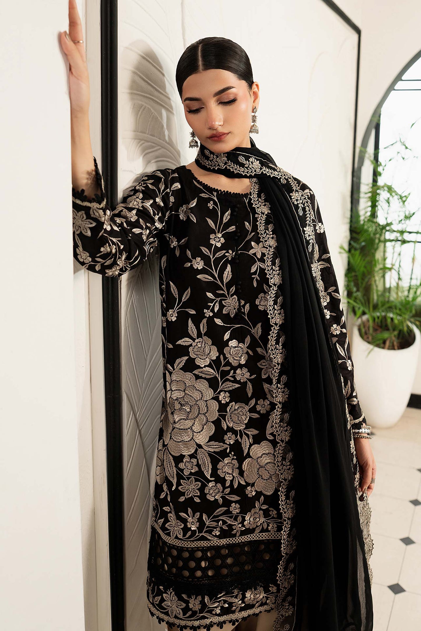 DW-MN26-12 | 3 Piece Embroidered Lawn Suit | MARIA.B