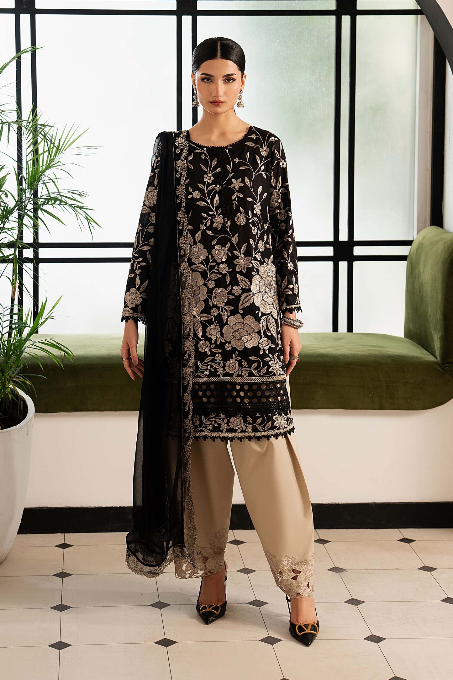 DW-MN26-12 | 3 Piece Embroidered Lawn Suit | MARIA.B
