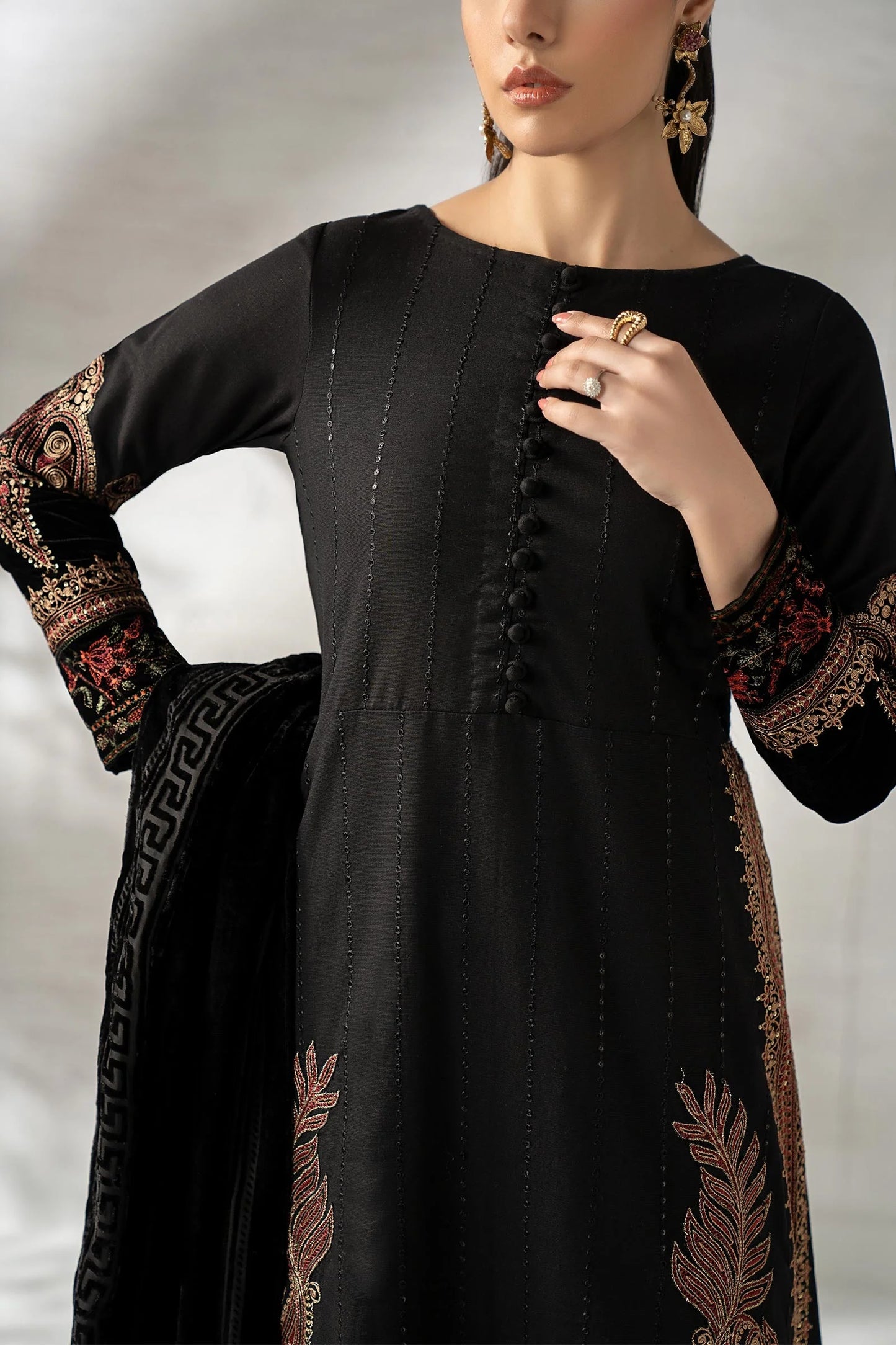 DW-W24-146R1-Black | Luxury Pret | MARIA.B