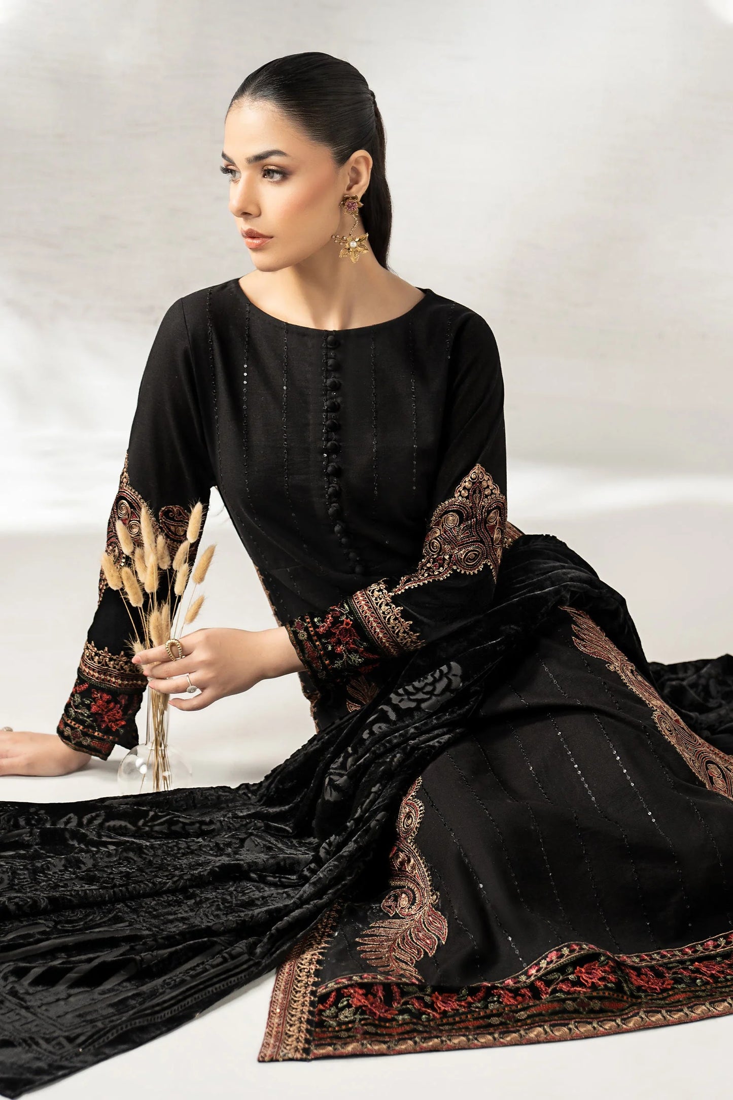 DW-W24-146R1-Black | Luxury Pret | MARIA.B