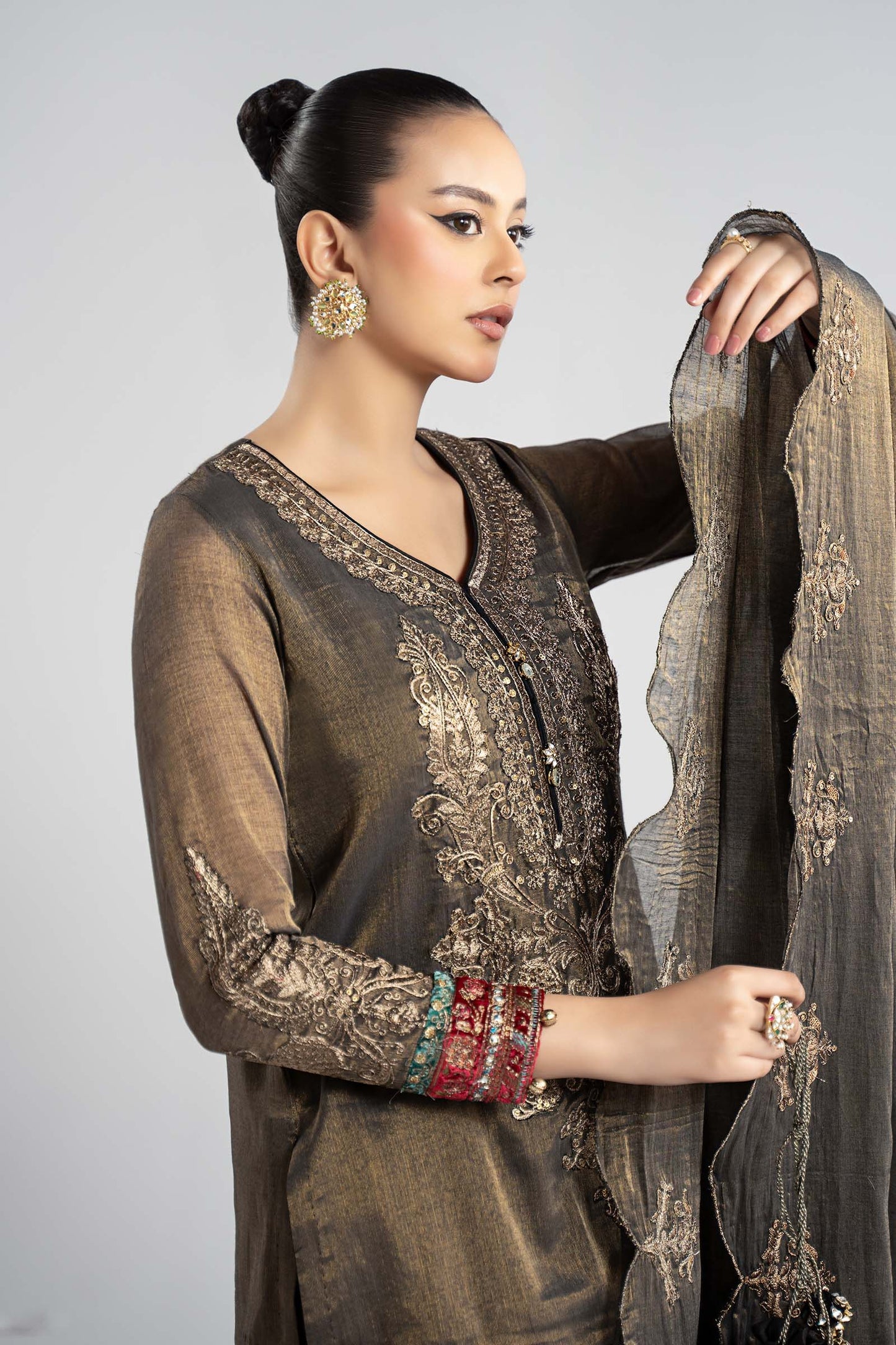 DW-W25-01-Black | Luxury Pret | MARIA.B