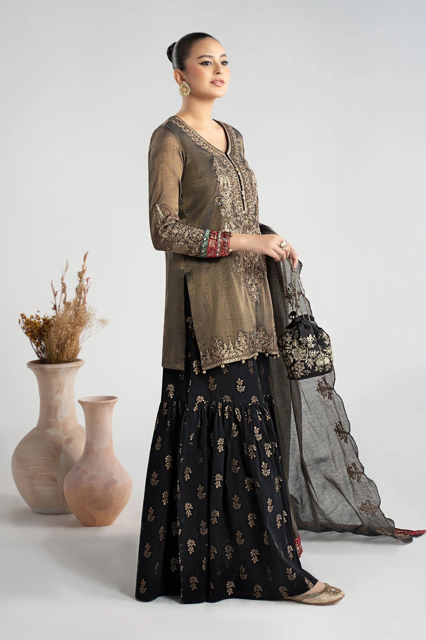 DW-W25-01-Black | Luxury Pret | MARIA.B