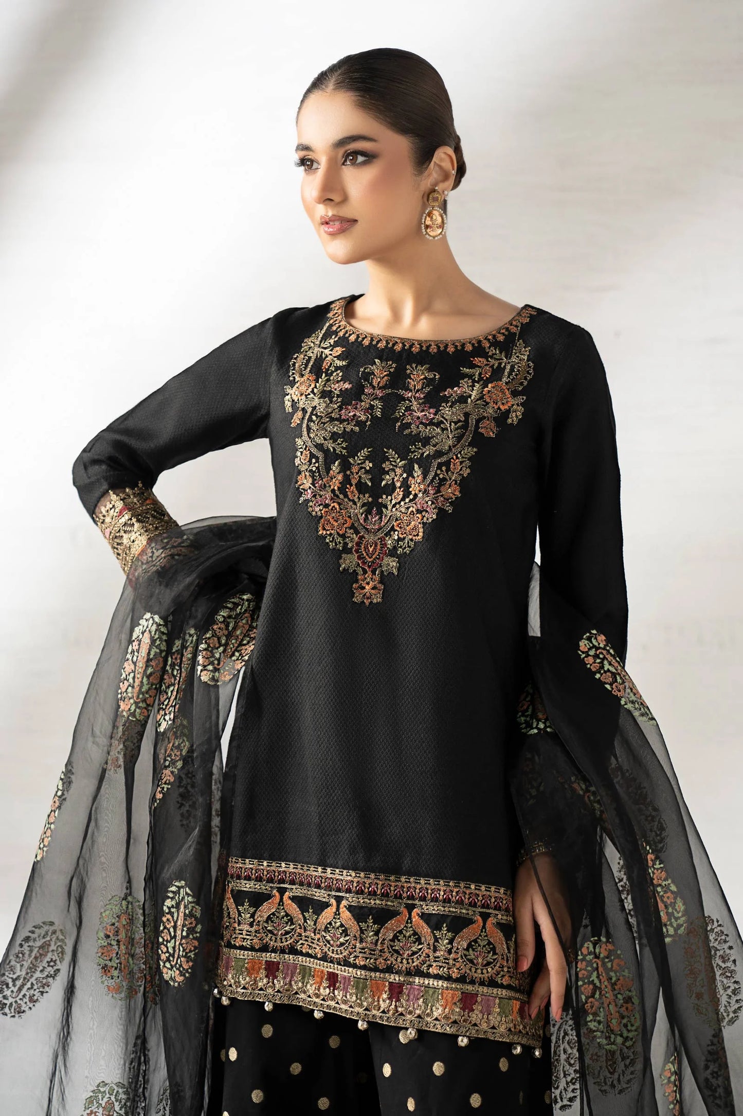 DW-W25-07-Black | Luxury Pret | MARIA.B