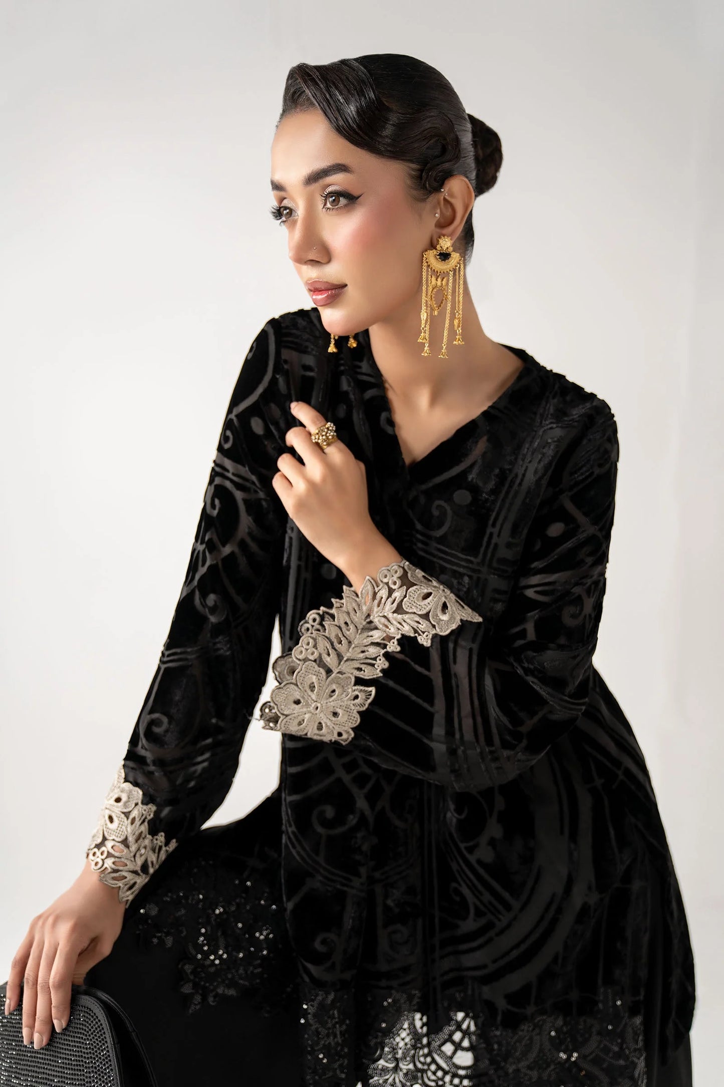 DW-W25-12-Black | Luxury Pret | MARIA.B