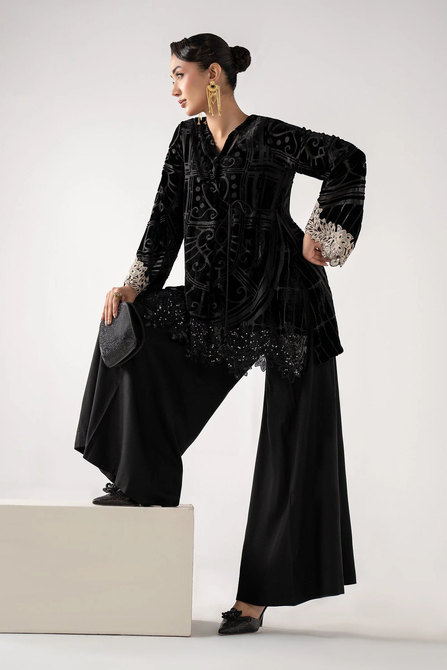 DW-W25-12-Black | Luxury Pret | MARIA.B