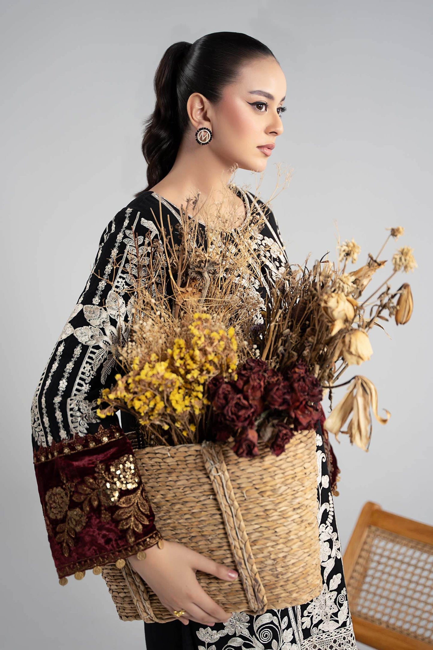 DW-W25-18-Black | Luxury Pret | MARIA.B